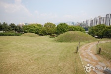 Seoul Bangidong Ancient Tombs (서울 방이동 고분군) - Sightseeing - Korea travel and tourism information