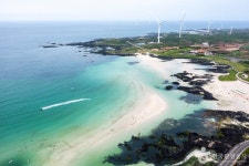 Gimnyeong Seongsegihaebyeon Beach (김녕성세기해변 (김녕해수욕장)) - Sightseeing - Korea travel and tourism information