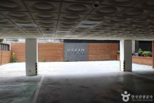 어반스테이플러스 숙박 정보와 주변 관광 명소 및 근처 맛집 여행 정보