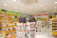 POOM Artbox - Sinchon Branch (POOM아트박스 (신촌점)) - Shopping - Korea travel and tourism information