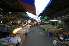 Seoul Jungbu Market (서울중부시장) - Shopping - Korea travel and tourism information