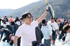 거제도 국제펭귄수영축제 최신 축제 공연 행사 정보와 주변 관광 명소 및 근처 맛집 여행 정보