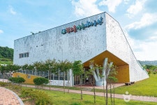 전남대학교 의학박물관 (전남대학교 의과대학 구 본관) - 주변 여행 및 근처 관광 명소 - 국내 여행 정보와 관광 명소 정보