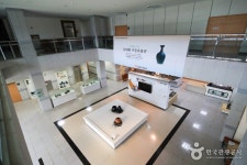 Yeongam Pottery Museum (영암도기박물관) - Culture - Korea travel and tourism information