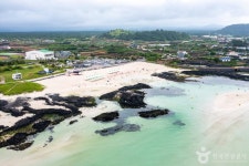 Gimnyeong Seongsegihaebyeon Beach (김녕성세기해변 (김녕해수욕장)) - Sightseeing - Korea travel and tourism information