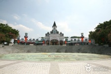 E-World Sledding Hills (이월드 눈썰매장) - Leisure - Korea travel and tourism information