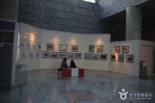 아트홀 봄 문화 정보와 주변 관광 명소 및 근처 맛집 여행 정보