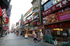 Seomyeon 1beon-ga (Seomyeon First Street) (서면1번가) - Sightseeing - Korea travel and tourism information
