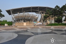 Suwon World Cup Stadium (수원월드컵경기장) - Leisure - Korea travel and tourism information