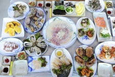 홍도횟집 음식점 정보와 주변 관광 명소 및 근처 맛집 여행 정보