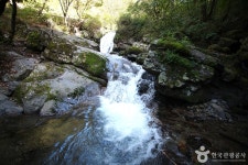 용소폭포(연하계곡) 관광 정보와 주변 관광 명소 및 근처 맛집 여행 정보