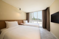 더위크앤리조트 (THE WEEK & RESORT) 숙박 정보와 주변 관광 명소 및 근처 맛집 여행 정보