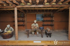 Nokcheongja Museum (녹청자박물관) - Culture - Korea travel and tourism information
