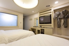 티롤관광호텔 숙박 정보와 주변 관광 명소 및 근처 맛집 여행 정보