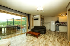 봉쥬르펜션 숙박 정보와 주변 관광 명소 및 근처 맛집 여행 정보