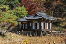 Seongyojang House (강릉 선교장) - Sightseeing - Korea travel and tourism information
