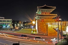 Janganmun Gate (장안문) - Sightseeing - Korea travel and tourism information