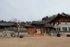 Suncheon Bay Eco Village Youth Hostel [Korea Quality] / 순천만에코유스호스텔 [한국관광 품질인증] - Alojamiento - los... 