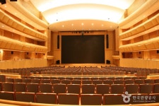 Goyang Aram Nuri Arts Center (고양 아람누리) - Culture - Korea travel and tourism information