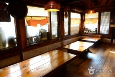 토담 음식점 정보와 주변 관광 명소 및 근처 맛집 여행 정보