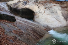 Daeyasan Yongchugyegok Valley (대야산 용추계곡) - Sightseeing - Korea travel and tourism information