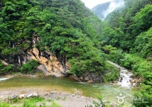 Hwaam Tourist Attractions (Hwaam Eight Scenic Sites) (화암관광지(화암8경)) - Sightseeing - Korea travel and tourism information