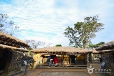 자연과 함께 하는 휴식공간 붉은오름 자연휴양림 - 여행정보 |