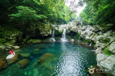 Donnaeko Resort (Wasserfall Wonangpokpo) (돈내코(원앙폭포)) - Besichtigung - Korea Reise- und Tourismusinformation