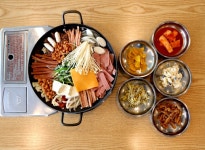 누나네 부대찌개 음식점 정보와 주변 관광 명소 및 근처 맛집 여행 정보
