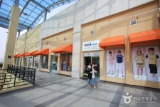 Lotte Premium Outlets - Gimhae Branch (롯데프리미엄아울렛 (김해점)) - Shopping - Korea travel and tourism information