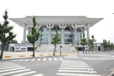 Gyeongnam Culture & Art Center (경상남도문화예술회관) - Culture - Korea travel and tourism information