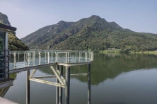 Uiamho Lake Skywalk (의암호스카이워크) - Sightseeing - Korea travel and tourism information