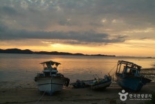Anak Beach (안악해수욕장) - Sightseeing - Korea travel and tourism information