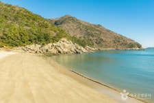 가사동백숲해변 관광 정보와 주변 관광 명소 및 근처 맛집 여행 정보