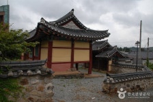 Jeonuihyanggyo Confucian School (전의향교) - Sightseeing - Korea travel and tourism information