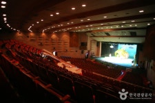 The K Art Hall (더케이아트홀) - Culture - Korea travel and tourism information