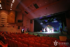 The K Art Hall (더케이아트홀) - Culture - Korea travel and tourism information