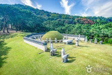 Uireung Royal Tomb [UNESCO World Heritage] (서울 의릉(경종, 선의왕후) [유네스코 세계문화유산]) - Sightseeing - Korea... 