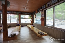 용바위식당 음식점 정보와 주변 관광 명소 및 근처 맛집 여행 정보