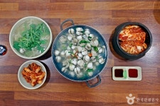 오씨칼국수 음식점 정보와 주변 관광 명소 및 근처 맛집 여행 정보