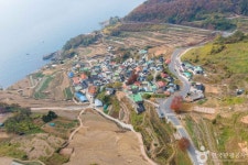 Gacheon Daraengi Village (가천 다랭이마을) - Sightseeing - Korea travel and tourism information