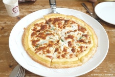 이즈피자 음식점 정보와 주변 관광 명소 및 근처 맛집 여행 정보