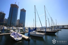Suyeongman Bay Yachting Center (수영만 요트경기장) - Leisure - Korea travel and tourism information