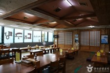 Soksiwonhan Daegutang (속시원한 대구탕) - Restaurant - Korea travel and tourism information