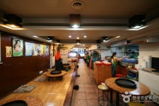 명동본가닭갈비 음식점 정보와 주변 관광 명소 및 근처 맛집 여행 정보