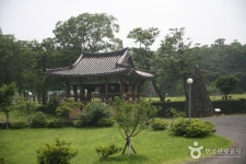 Songpa Naru Park (Seokchonhosu Lake) (송파나루공원 (석촌호수)) - Sightseeing - Korea travel and tourism information