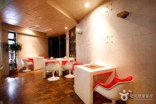 트리아 관광호텔 숙박 정보와 주변 관광 명소 및 근처 맛집 여행 정보