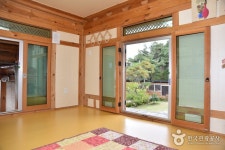 GyeongjuCheonnyeonhanok Pension (경주천년한옥펜션) - Accommodation - Korea travel and tourism information