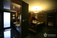 Gyeonggi Tour : Hotel SR (분당 SR (에스알)호텔)