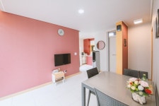 도그밀리(DOGMILY) 숙박 정보와 주변 관광 명소 및 근처 맛집 여행 정보